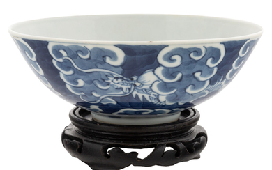 A CHINESE PORCELAIN BOWL FOR THE VIETNAMESE MARKET FROM AN IMPERIAL COLLECTION, QING DYNASTY, 1807-1847