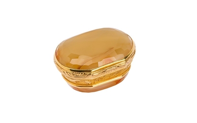 A late 19th century English unmarked gold mounted agate snuff box