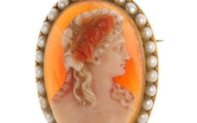 A late Victorian gold, sardonyx cameo and split pearl