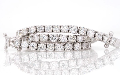 18 kt. White gold - Tennis bracelet with 4.65ct diamonds and HRD certificate - No reserve price