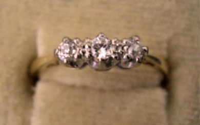 18ct gold & platinum 3 stone diamond ring, 1.8...