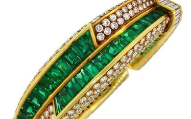 1990s Harry Winston Emerald Diamond Gold Bangle Bracelet