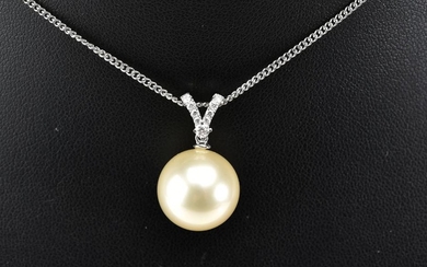 A CHAMPAGNE SOUTH SEA PEARL PENDANT IN 18CT WHITE GOLD