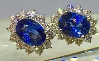 18 kt. White gold - Earrings - 4.41 ct Sapphire - 1.30kt Diamonds
