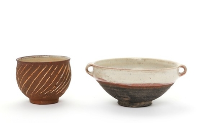 Inger Rokkjær: Two ceramics bowls. One bowl modelled with two small handles and one circular bowl inlaid with pale ceramics decor. (2)