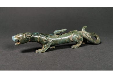A CHINESE BRONZE FIGURE OF A DRAGON