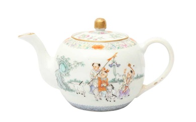 A CHINESE FAMILLE-ROSE 'CHILDREN' TEAPOT AND COVER 民國時期 粉彩嬰戲圖茶壺 《麟指呈祥》款