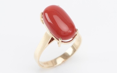 A CORAL RING
