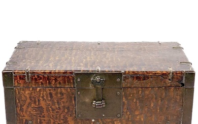 A Chinese burl wood rectangular box, 19th century.