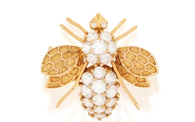 A DIAMOND PENDANT BROOCH Designed as a stylised bee, the ab...