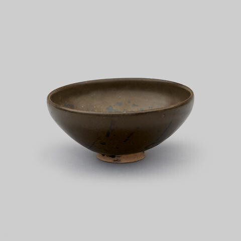 A Jizhou 'tea-dust' glazed bowl with splashed design