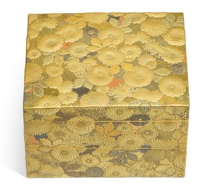A LACQUER KOGO [INCENSE BOX] EDO PERIOD, 19TH CENTURY