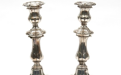 A PAIR OF 1840S SHEFFIELD PLATED ENGLISH CANDLESTICKS