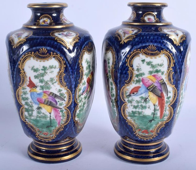 A PAIR OF EARLY 20TH CENTURY SAMSONS OF PARIS PORCELAIN