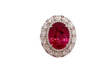 A SPINEL, RUBY AND DIAMOND RING