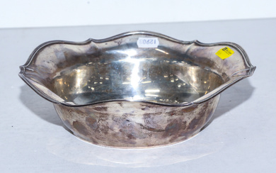 A Saart Bros. Sterling Silver Serving Bowl