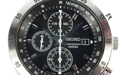 A contemporary quartz Seiko chronograph 100m gents wristwatch