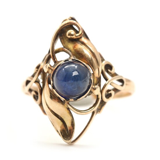 SOLD. A sapphire ring set with cabochon-cut sapphire. Size 54. Weight app. 2.5 g. – Bruun Rasmussen Auctioneers of Fine Art