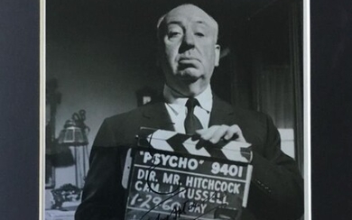 ALFRED HITCHCOCK SIGNED PHOTO. - Alfred hitchcock signed photo...