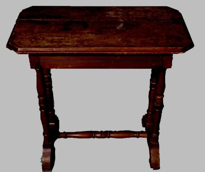 AMERICAN ANTIQUE SIDE TABLE