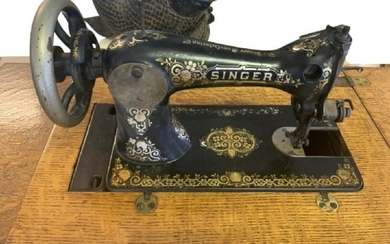 ANTIQUE SINGER TREADLE SEWING MACHINE W/ CABINET