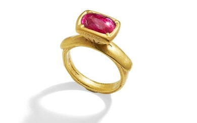 An antique Indian ruby ring