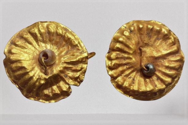 Ancient Greek, Hellenistic Gold Elegant Pair of Ancient Greek, Hellenistic Gold Earrings Shaped as a Sun.