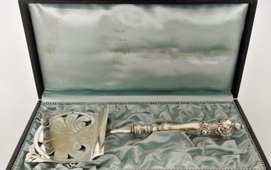 Antique asparagus scoop with richly crafted silver handle in a case - .800 silver - Germany - about 1890