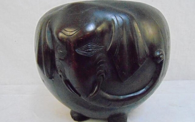 Bronze jardiniere, elephant shaped, dark patina