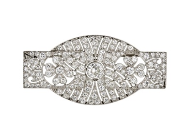 Brooch with diamonds in Art Deco style.