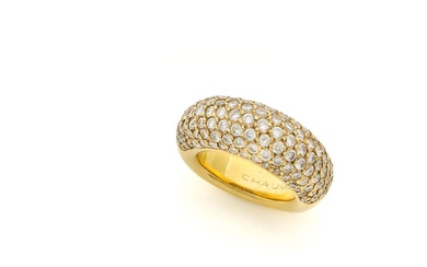 CHAUMET Modèle "Pneu" Bague en or jaune 18k (750‰) pavée de diamants ronds de taille...