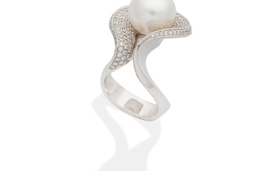 CULTURED PEARL AND DIAMOND RING