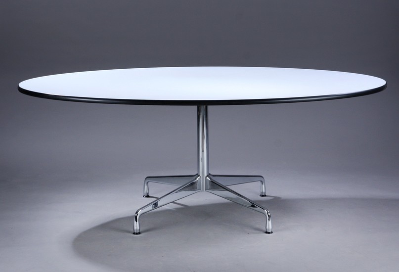 Charles Eames. Ovalt spisebord / 'Segmented Table'. L. 190