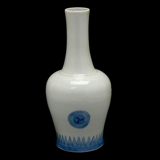 Chinese Blue and White Mallet Hand Bell Vase