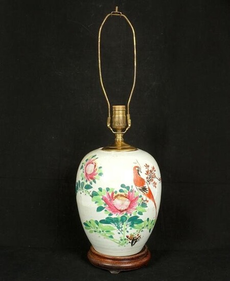 Chinese Porcelain Famille Rose Lamp