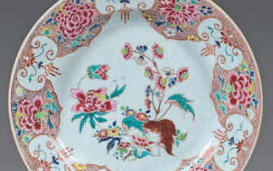 Chinese porcelain dish. Qianlong, 18th century.
