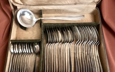 Christofle - Cutlery set (37) - Christofle, France , Apollo Collection , Circa 1960’s. A flatware set (37 pieces) for 12 people. - Silver-plated