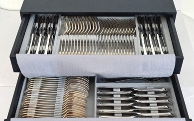 Christofle - Cutlery set for 12 (145) - Versailles model - Complete cutlery including fish cutlery + serving cutlery in original cassette - Silver-plated