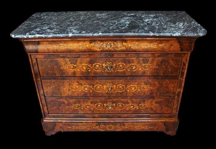 Commode - Charles X - Walnut root with maple inlays - Early 19th century