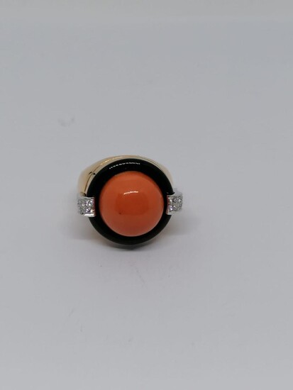Coral and Onyx gold ring