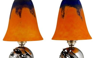 Daum Frères - Edgar Brandt - Lamp (2) - Art Deco pair of lamps Mistletoe, Boule de Gui - Glass, Iron (cast/wrought)