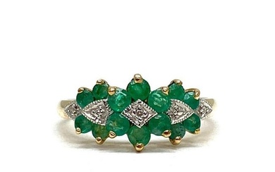 Detailed Ladies Size 7, 10k Gold, Emerald and Diamond Ring