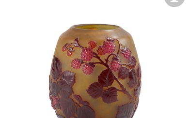 ÉTABLISSEMENTS GALLÉ (1904-1936) Mûres Vase ovoïde sur talon tronconique : le col coupé en manquant....