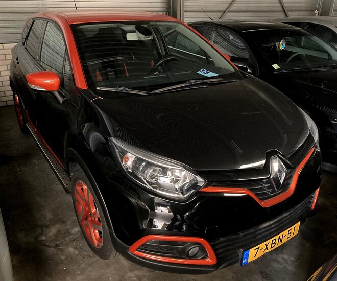 (-), EXECUTION SALE: Passenger car Renault Captur model...
