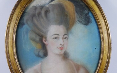 École française du XIXème siècle Portrait d'une dame de qualité à la plume Pastel ovale...