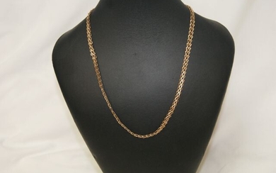 Fine necklace in 18kt yellow gold. Weight 10 g . Length open 42 cm.