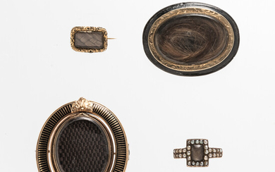 Four Victorian Gold Memorial Items