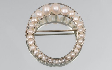 GOLD, DIAMOND AND PEARL BROOCH