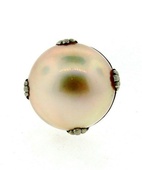 GORGEOUS Platinum and Mabe / Mobe Pearl Ring Circa