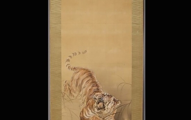 Hanging scroll painting - Silk - Tiger - Mio Goseki (1885-1952) - 'Ferocious tiger' - With signature and seal Goseki 呉石 - Japan - ca 1930-40s (Early Showa period)